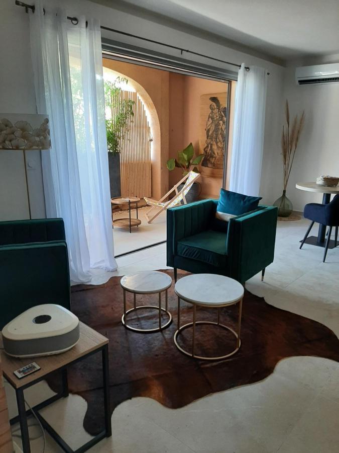 Suites Jm - Le Temps D'Une Escale Hyères Exteriör bild